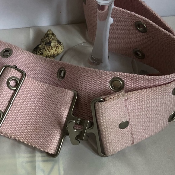 Vintage 1980s nylon and grommet belt - Picture 2 of 5